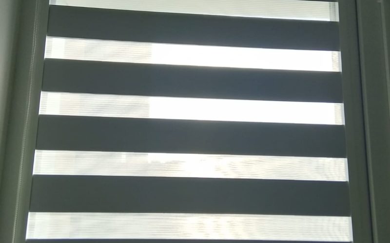 Рулонные шторы Зебра на створку окна в закрытой системе UNI-2, Санкт-Петербург, фото 3